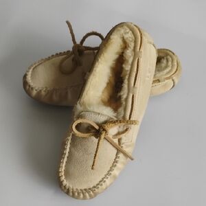 UGG Cream Moccasins with Plush Lining Soft Comfortable Slide Slippers Loafer